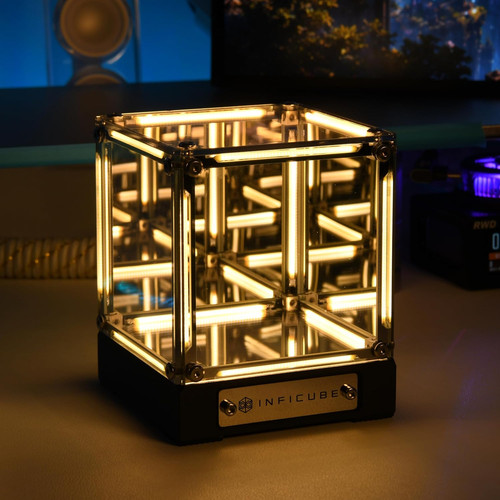 Infinity mirror cube - cube, with